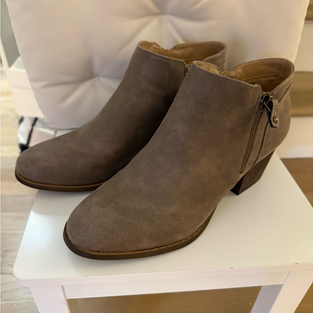 Women's Tan Ankle Boots - Life Stride 8.5M